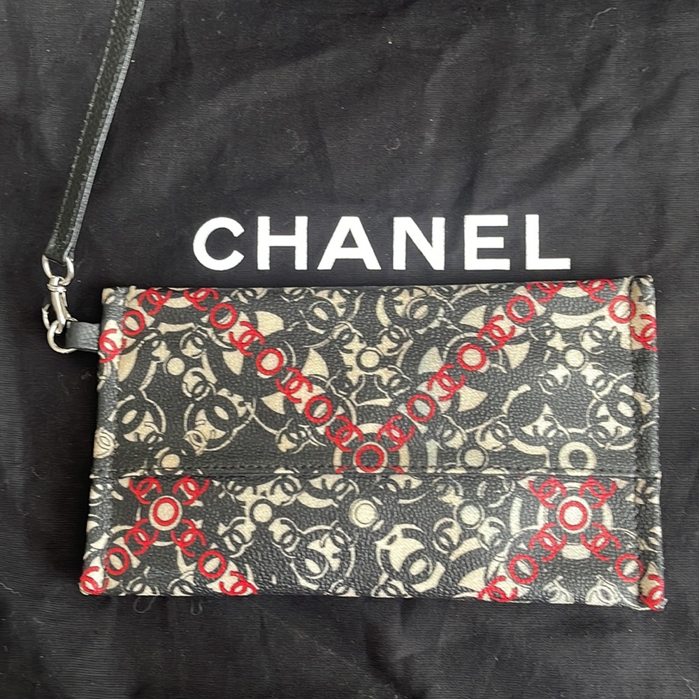 🌟CHANEL! Travel COCO red logo tote. removable pouch. ✈️ - Picture 9 of 11